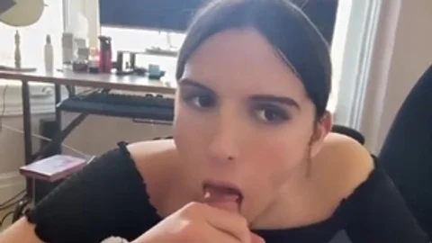 Taylor Maxx Pov Trans blowjob Facial