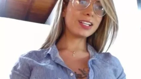 blond shelady Teasing Online