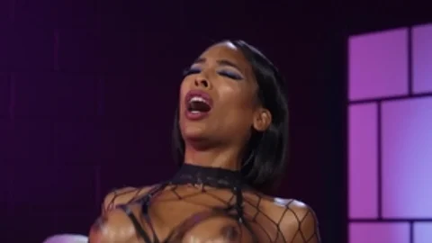 Trans Angels - Natassia Dreams oil twerking video