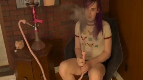 NERDY TRANS STONER GIRLFRIEND SMOKING HOOKAH IN underware whilst JACKING OFF